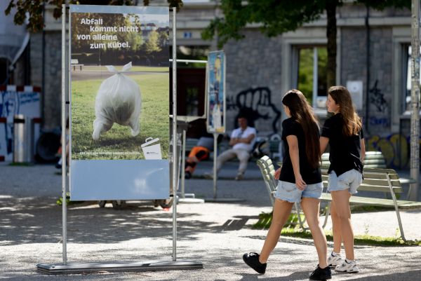Foto 4 "Beine-Plakat"