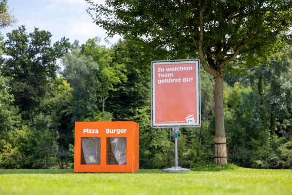 Foto 2 "Abstimmungskübel"